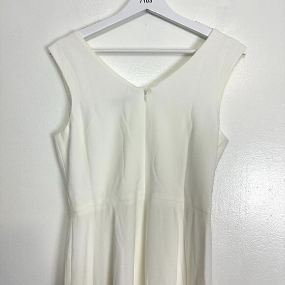 DRESS THE POPULATION Sandra Plunge Crepe Trumpet Gown in Off White Size Medium - Picture 10 of 15